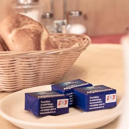 Gaestehaus Marco ベッド・アンド・ブレックファスト ゼルデン