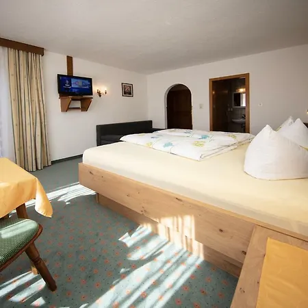 Gaestehaus Marco Bed & Breakfast 4*