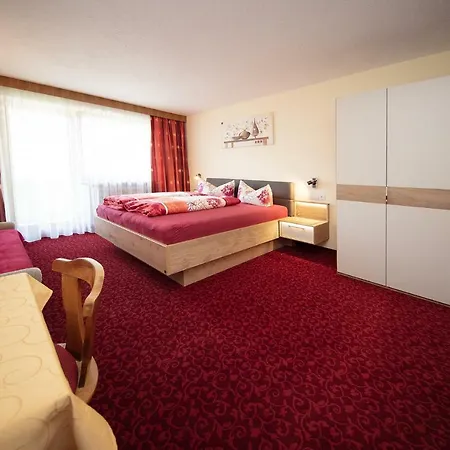 Gaestehaus Marco Bed & Breakfast 4*